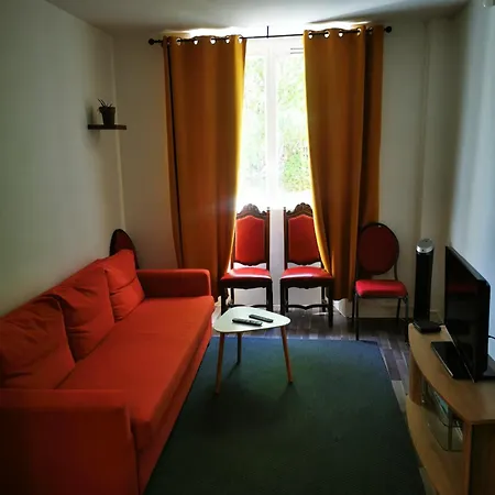 Pres De La Gare Rer C-spacieux 4 Pieces Apartment *